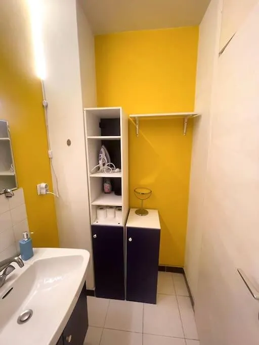Geneva Residences - Colourful Apartment By The Border Ferney-Voltaire