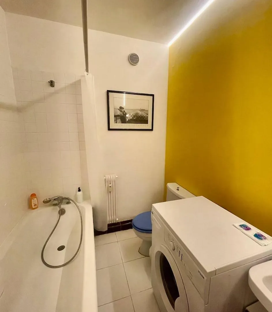 Geneva Residences - Colourful Apartment By The Border Ferney-Voltaire