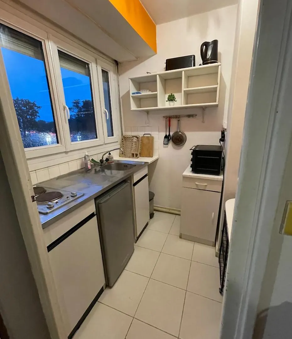 Geneva Residences - Colourful Apartment By The Border Ferney-Voltaire