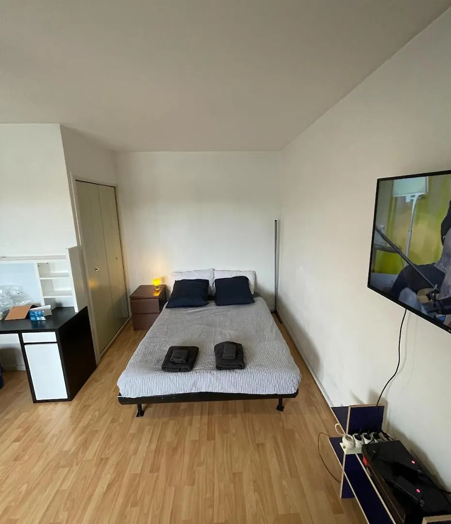 Geneva Residences - Colourful Apartment By The Border Ferney-Voltaire France