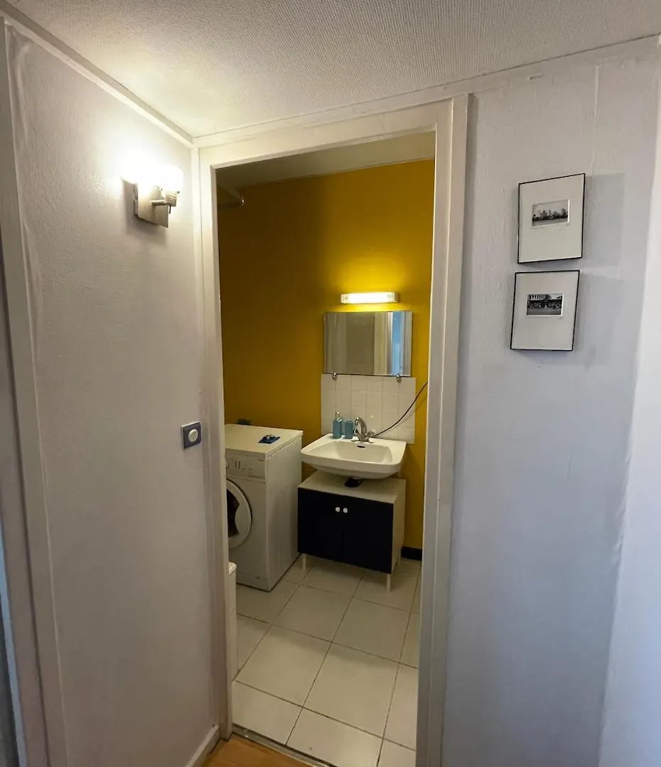 Geneva Residences - Colourful Apartment By The Border Ferney-Voltaire