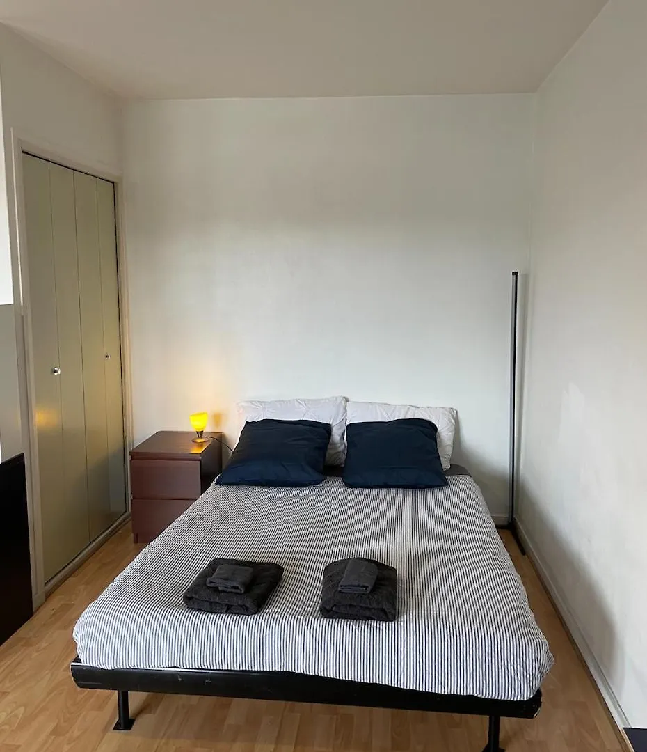 Geneva Residences - Colourful Apartment By The Border Ferney-Voltaire France