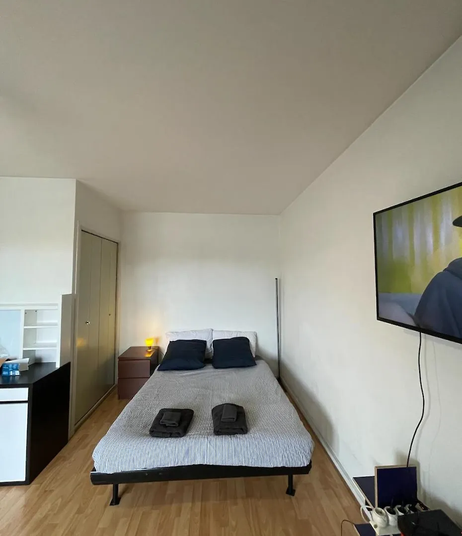 Geneva Residences - Colourful Apartment By The Border Ferney-Voltaire France